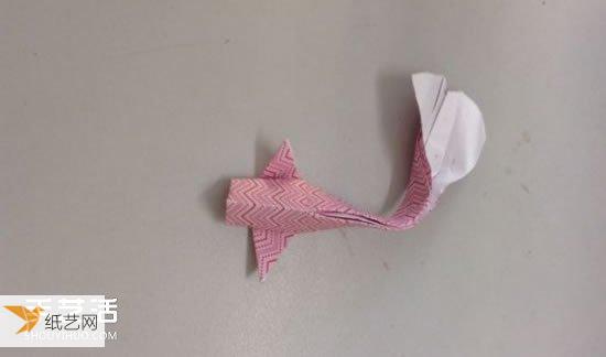 手工折叠立体金鱼的图解方法