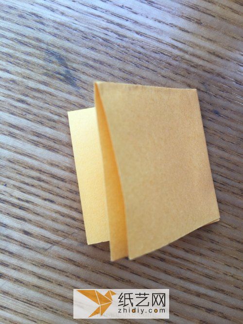 超简单纸折玫瑰 第3步
