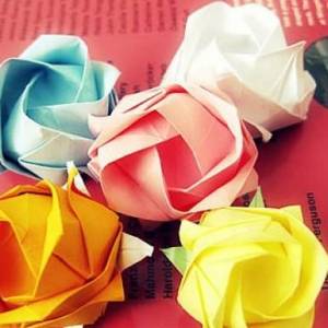 几个特别复杂的纸玫瑰花的折叠方法图解