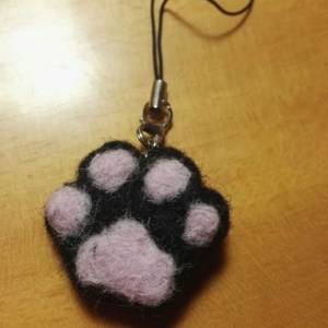 羊毛毡小猫爪手机链教师节礼物