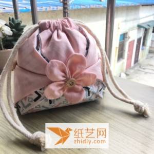 漂亮的布艺DIY樱花束口袋包包新年礼物的制作教程