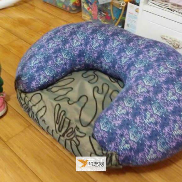 把哺乳枕简单改造成儿童沙发的方法