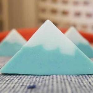 自己亲手制作日本富士山造型三角手工皂的简单步骤