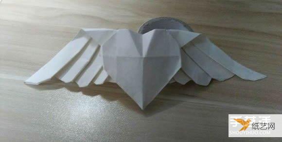 带着翅膀会飞的爱心折纸步骤图解
