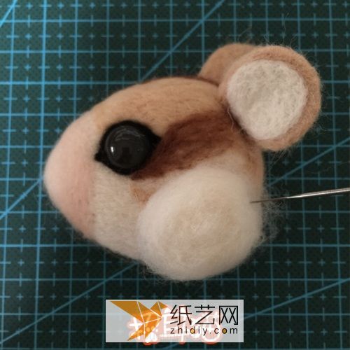 【招耳猫】羊毛毡教程之松鼠胸针 第24步