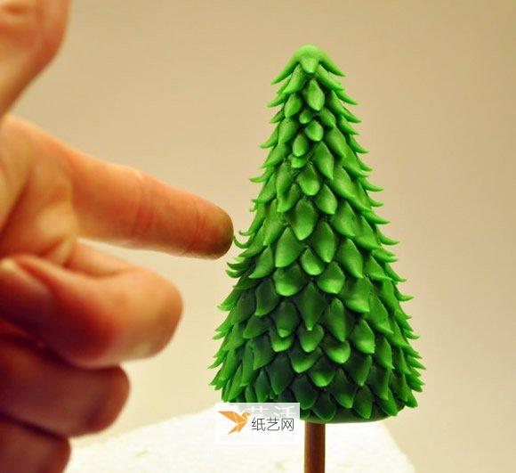 利用超轻粘土做圣诞树的简单方法