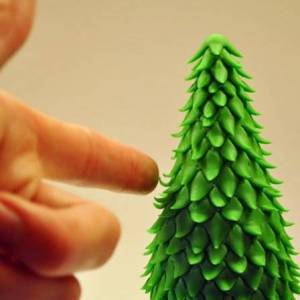 利用超轻粘土做圣诞树的简单方法