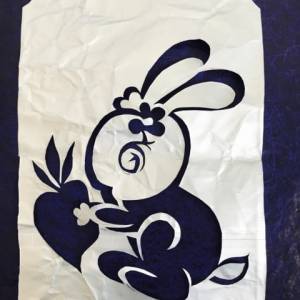 可爱的小白兔拔萝卜剪纸的制作教程