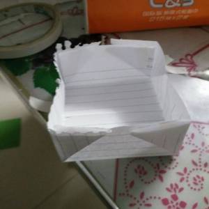 简单的折纸收纳盒 生活小帮手