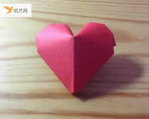 和大家分享的纸红色立体爱心的折叠方法图解