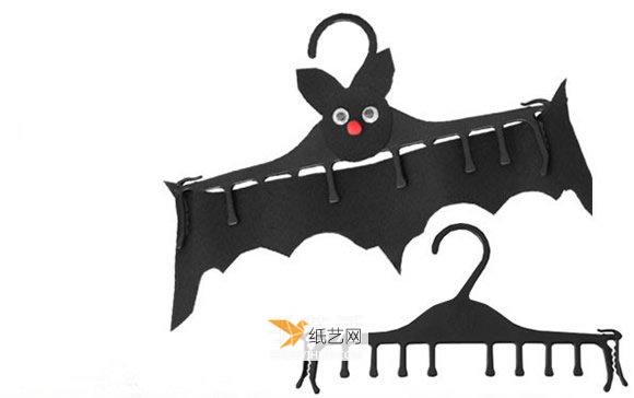 幼儿园制作万圣节蝙蝠挂饰的手工方法