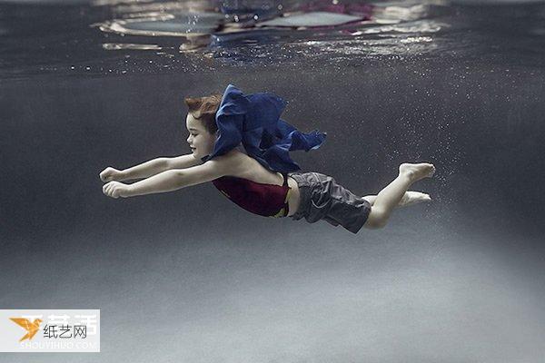 非常有意思的儿童水底摄影 收获意想不到的摄影效果