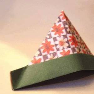 简单又漂亮三角帽的具体折法图解