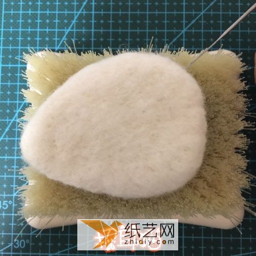 【招耳猫】羊毛毡教程之松鼠胸针 第2步