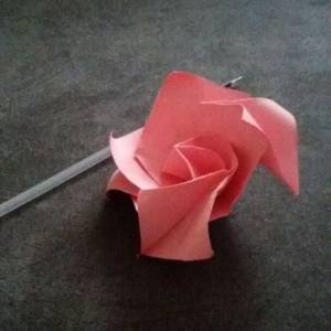特别简单的折纸玫瑰花