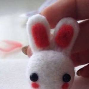 使用羊毛毡制作小兔子的简单图解教程
