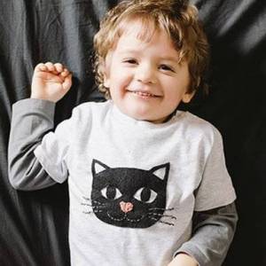 使用不织布制作可爱猫咪图案改造个性儿童T恤的方法图解