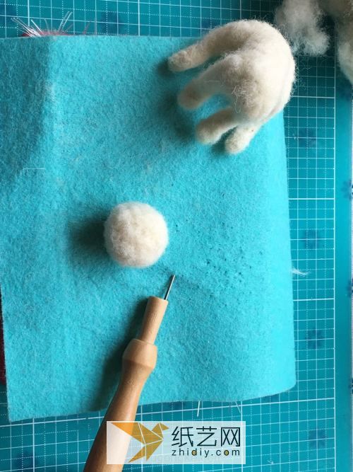 「槿时」羊毛毡灰色植毛猫咪制作教程 第2步