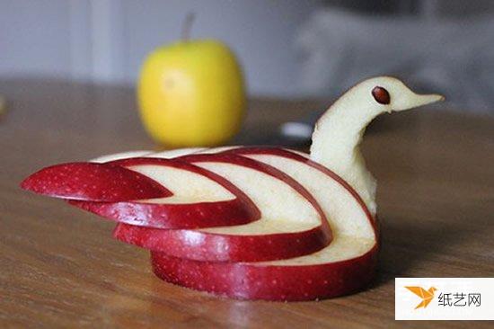 把苹果切成天鹅制作苹果天鹅的方法步骤图解教程