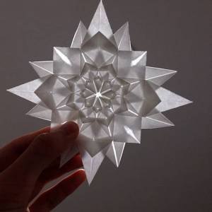 多层次无限几何纸花朵的折叠图解步骤