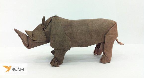 使用一些简单折纸折叠庞大的马伯纳犀牛的图解教程