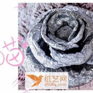 情人节礼物的延续 包巧克力的锡箔纸制作成的纸玫瑰花教程