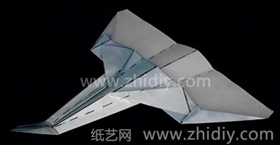 立体纸飞机折法图解教程第十五步