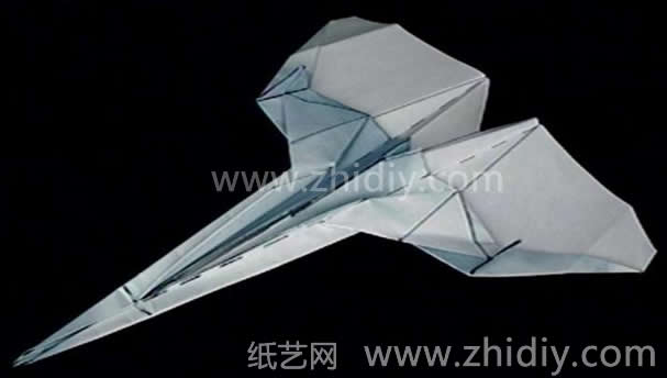 立体纸飞机折法图解教程第二十五步