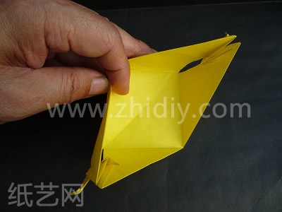 折纸双连千纸鹤制作教程第二十四步