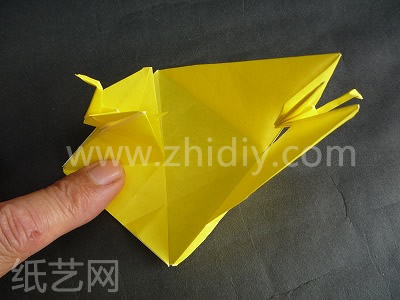 折纸双连千纸鹤制作教程第二十六步