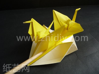 折纸双连千纸鹤制作教程第三十步