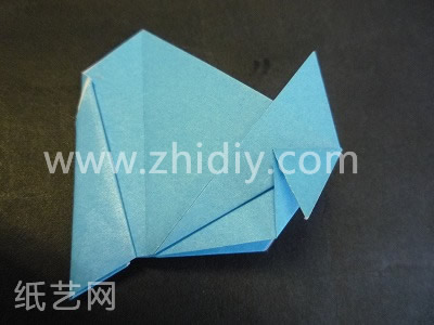 折纸鲶鱼折法教程制作第二十三步