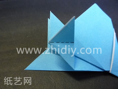 折纸鲶鱼折法教程制作第二十一步