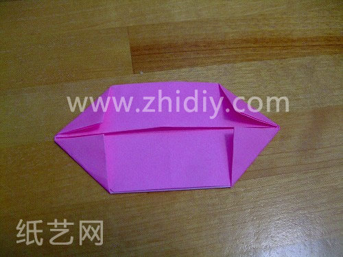 儿时最常见的折纸小船制作教程第十步