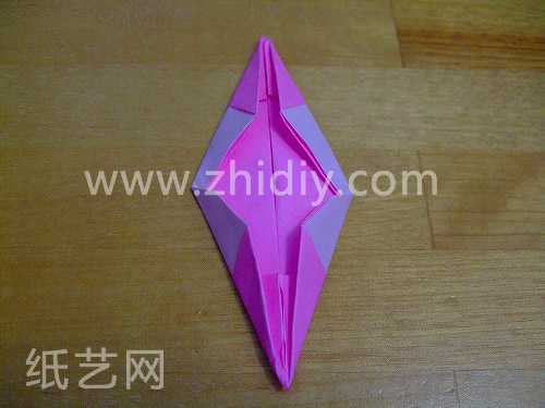 儿时最常见的折纸小船制作教程十二步