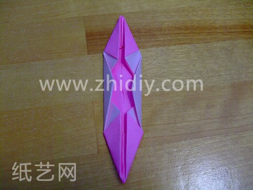 儿时最常见的折纸小船制作教程第十四步