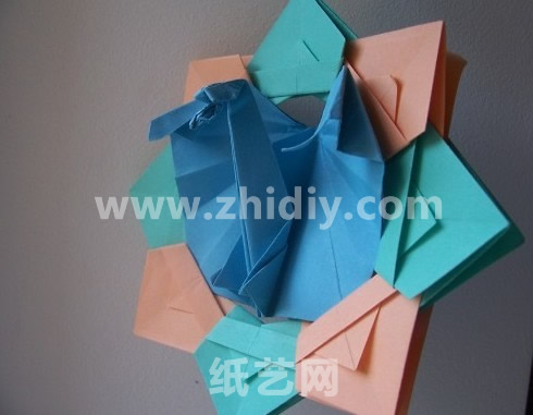 折纸龙的制作教程最终的完成效果非常的漂亮