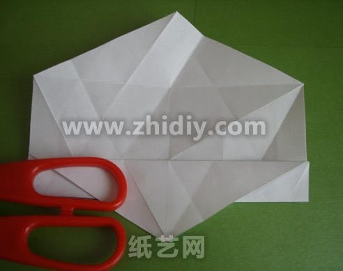 折纸蝴蝶兰纸艺花制作教程制作过程中的第五步
