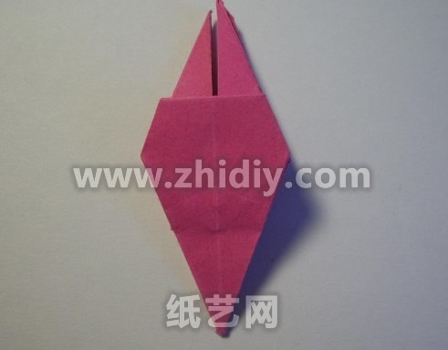 折纸倒挂金钟纸艺花制作教程折纸过程中的四十六步