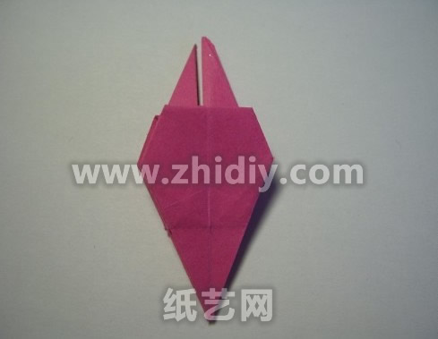 折纸倒挂金钟纸艺花制作教程折纸过程中的第五十步