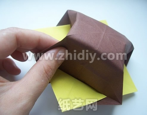 手工折纸篮子制作教程图解制作过程中的第三十步