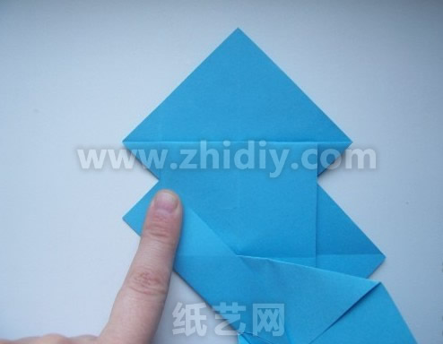 手工折纸小狗制作教程图解折纸过程中的第十六步