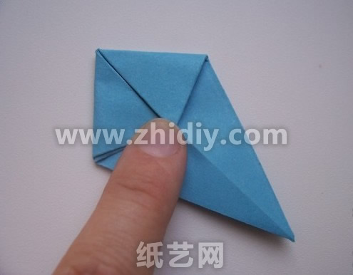 现在看起来就像是在制作折纸的千纸鹤