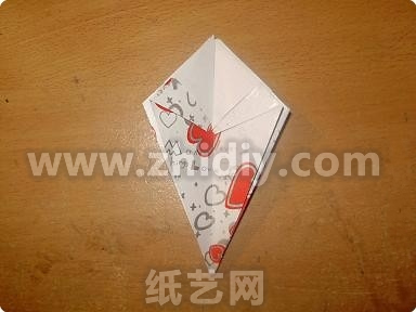 手工折纸花烛台制作教程折纸过程中的第十一步