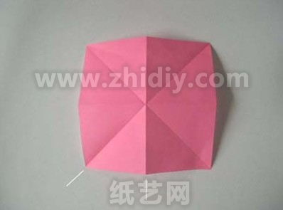 折纸千纸鹤还是从方形的纸张开始