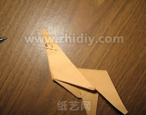 圣诞驯鹿折纸教程折纸过程中的第十一步
