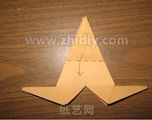 圣诞驯鹿折纸教程折纸过程中的第十五步