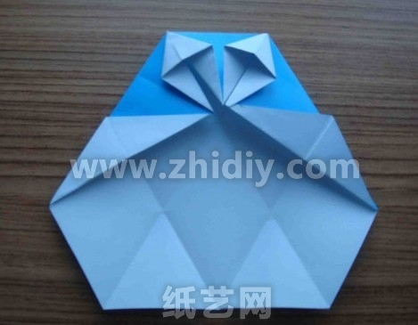 对折纸细节的处理可以增加整个折纸的效果
