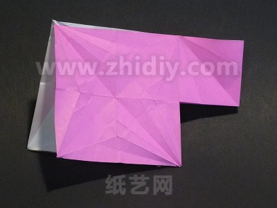 三联千纸鹤折纸教程制作过程中的第十六步