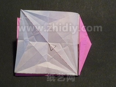 三联千纸鹤折纸教程制作过程中的第二十五步